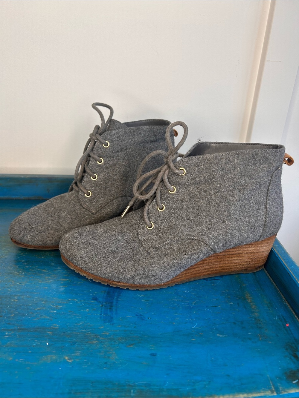 Dr. Scholl's Gray Lace-Up Wedge Ankle Boots